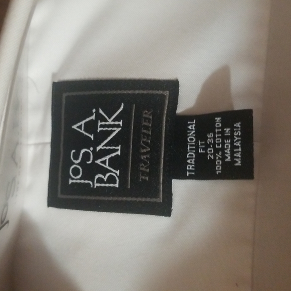 Traveler Collection Traditional Fit￼ Point Collar Dress Shirt - Picture 2 of 7